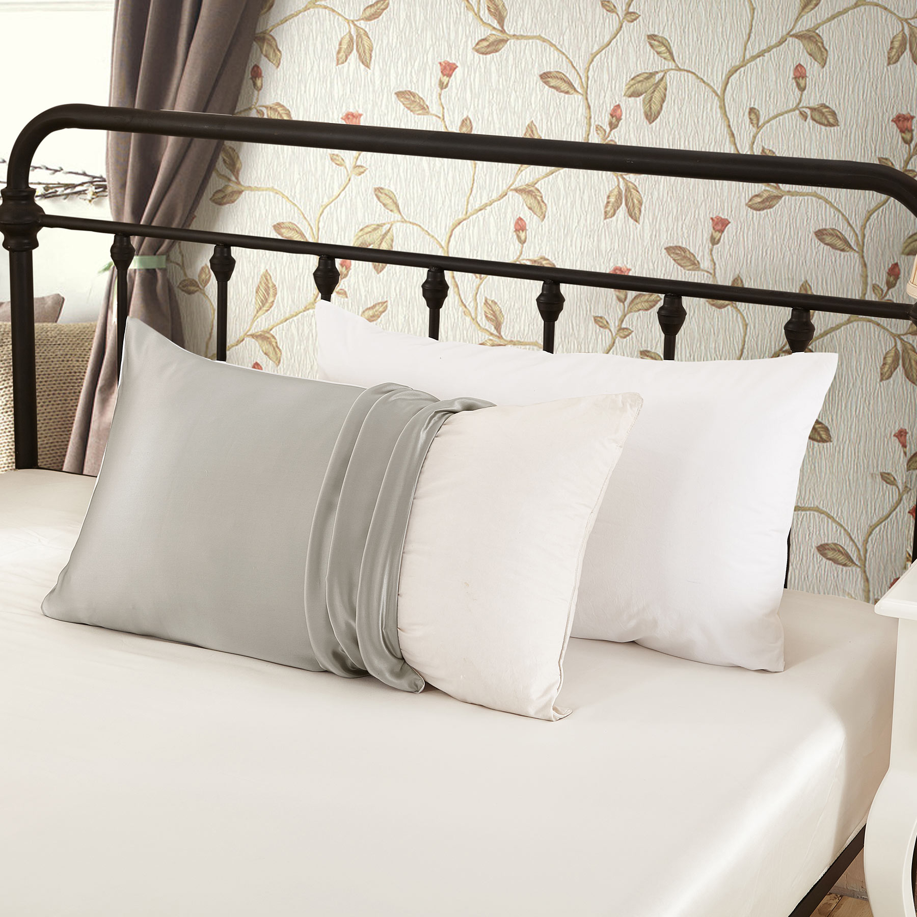 LILYSILK Silk Pillowcase with  - Hair Care Hospital ulasan dan harga