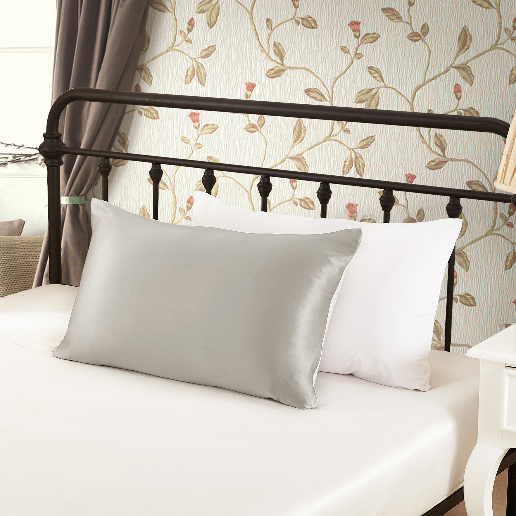 LILYSILK Silk Pillowcase with  - Hair Care Hospital ulasan dan harga